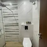 *hot* Main Square Brand New Luxury