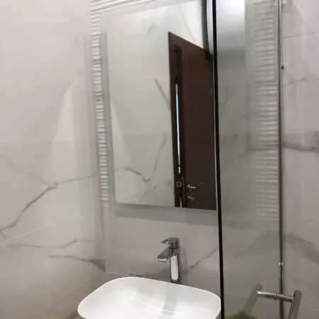 *hot* Main Square Brand New Luxury * Μπουργκάς