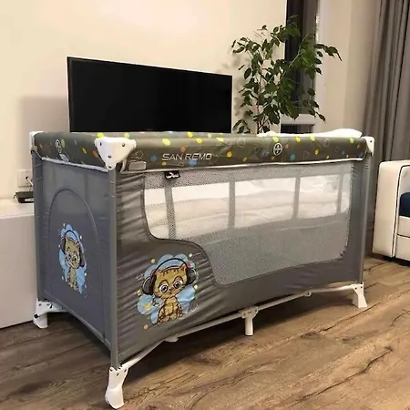 *hot* Main Square Brand New Luxury