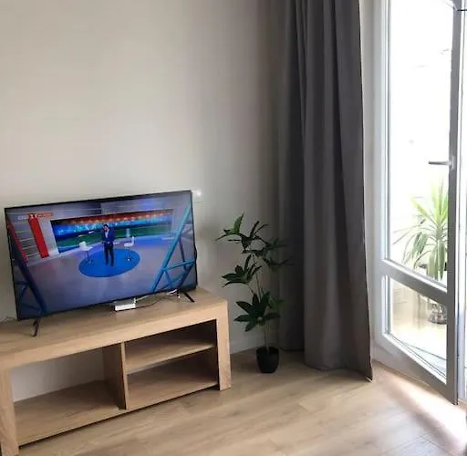 *hot* Main Square Brand New Luxury Daire *